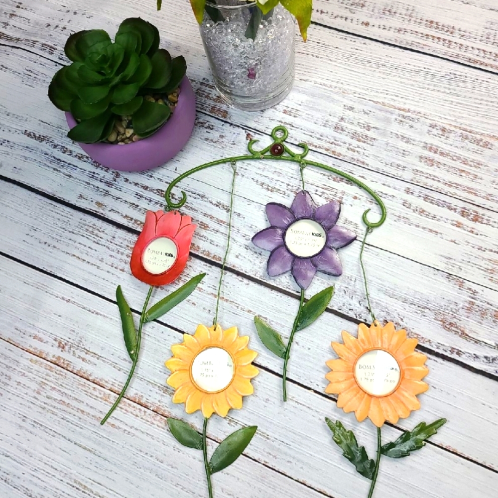 Bombay Kids Hanging Flower Picture Frames.